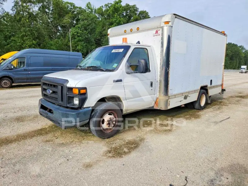 2008 Ford E-450 фото