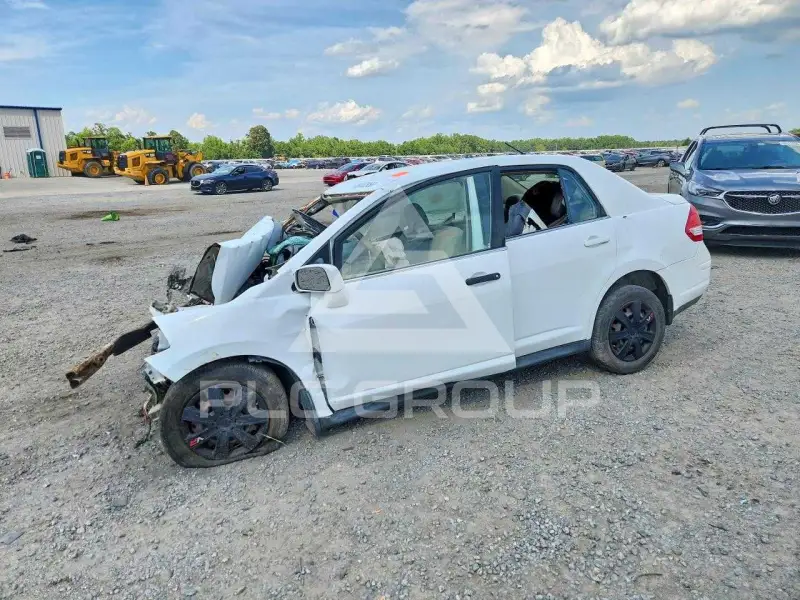 2009 Nissan VERSA photo