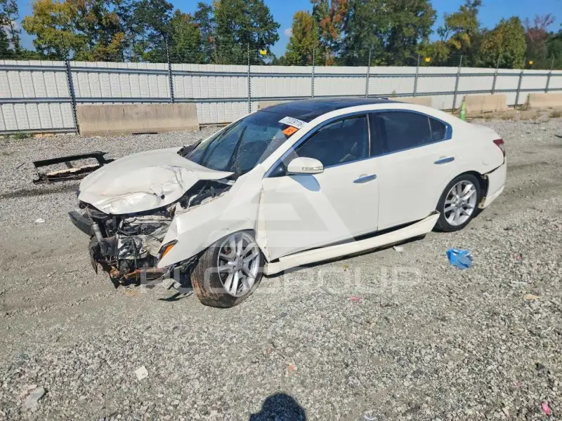 2009 Nissan MAXIMA photo