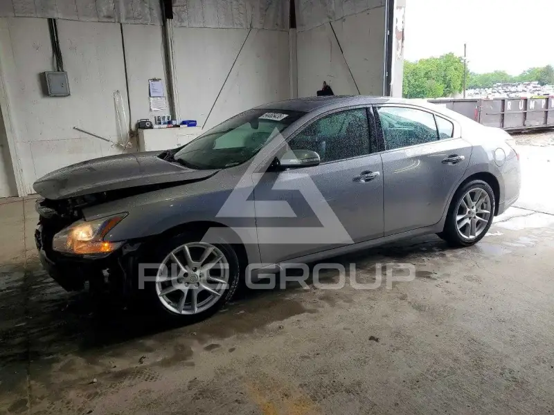 2009 Nissan MAXIMA photo