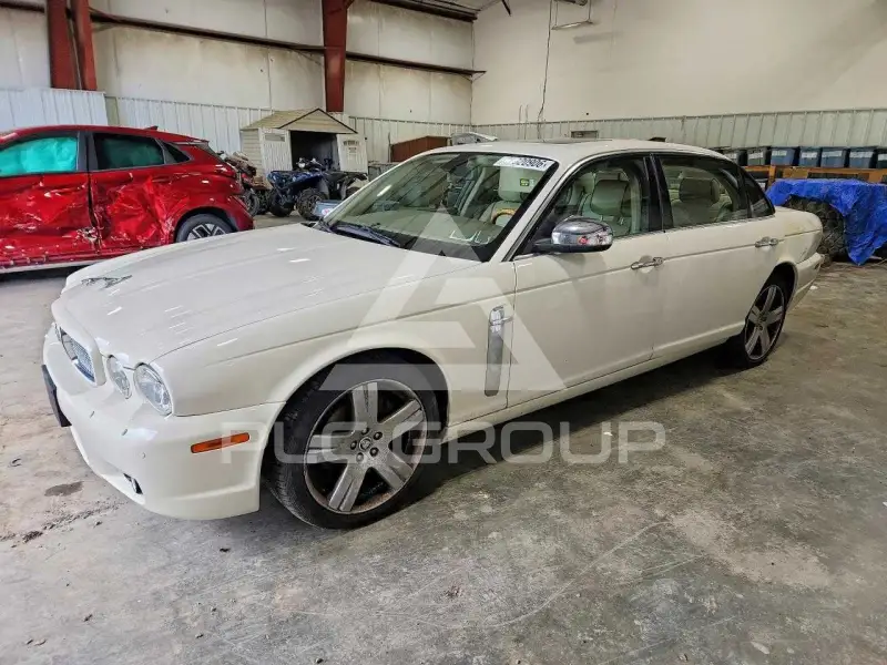 2009 Jaguar XJ photo