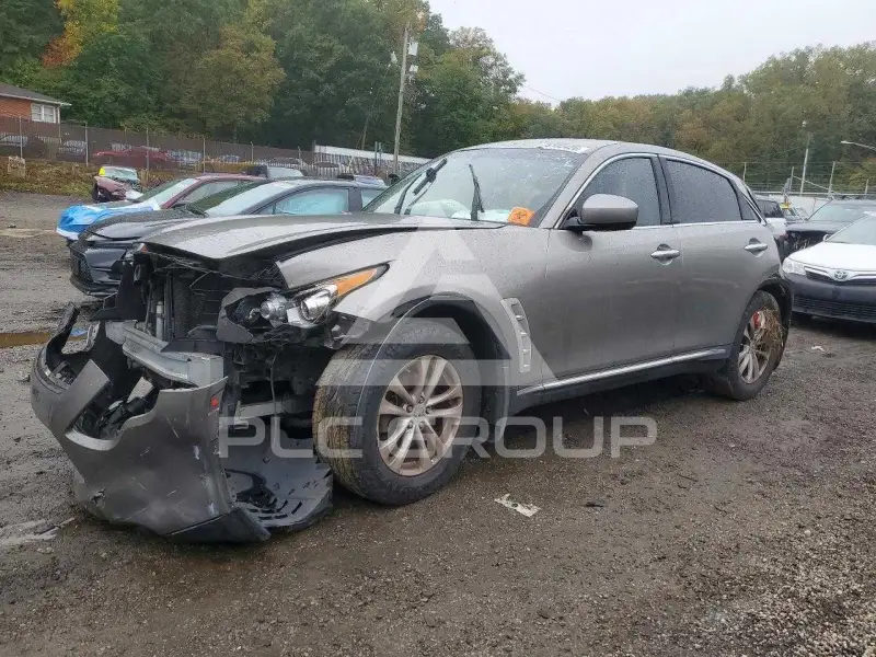 2009 Infinity FX35 photo