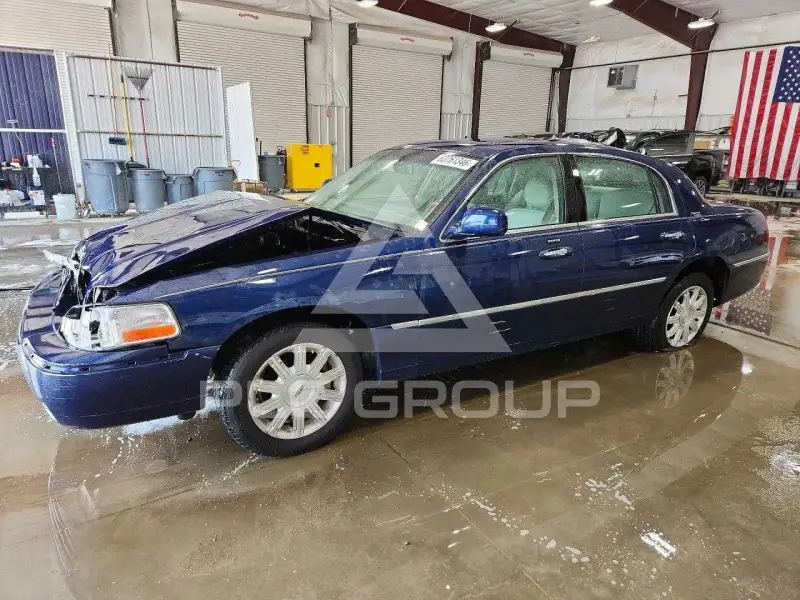 2009 Lincoln Town фото