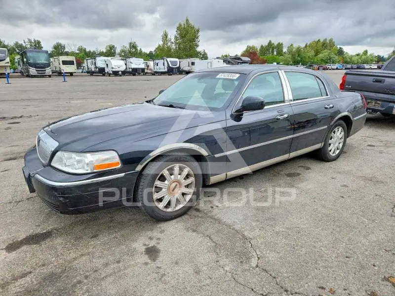 2009 Lincoln Town фото