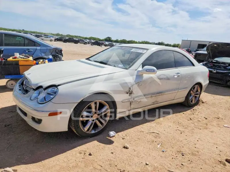 2009 Mercedes Benz CLK фото