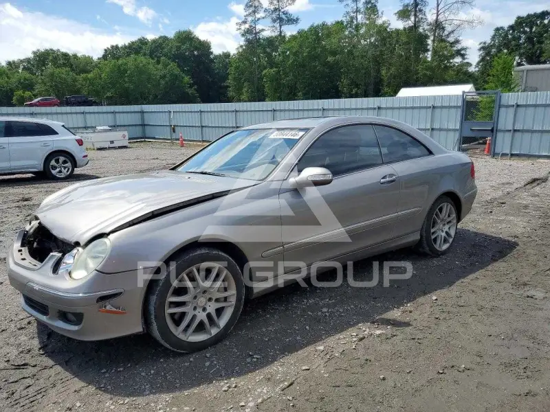 2009 Mercedes Benz CLK фото