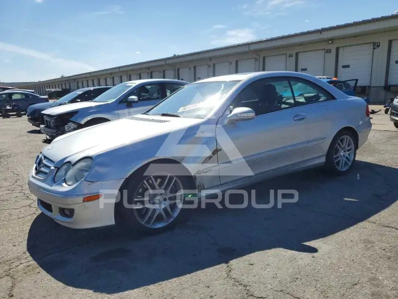 2009 Mercedes Benz CLK фото