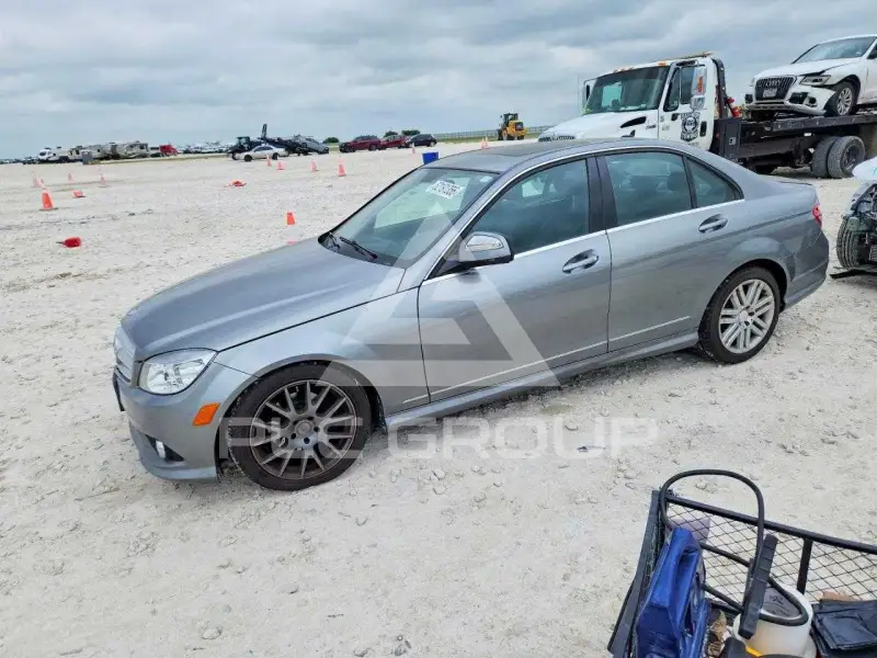 2009 Mercedes Benz C-Class фото