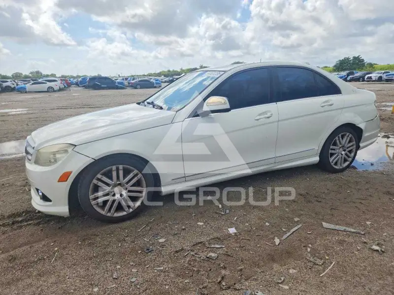 2009 Mercedes Benz C-Class фото