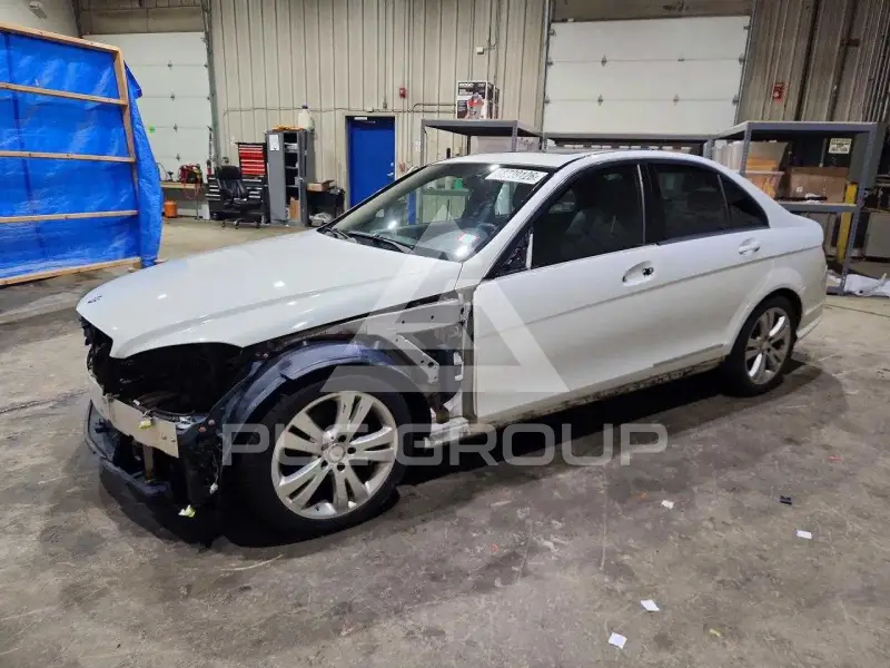 2009 Mercedes Benz C-Class фото