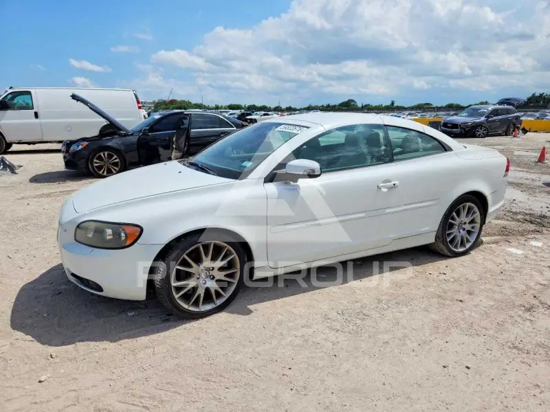 2009 Volvo C70 photo