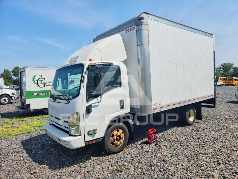 2009 Isuzu NPR photo