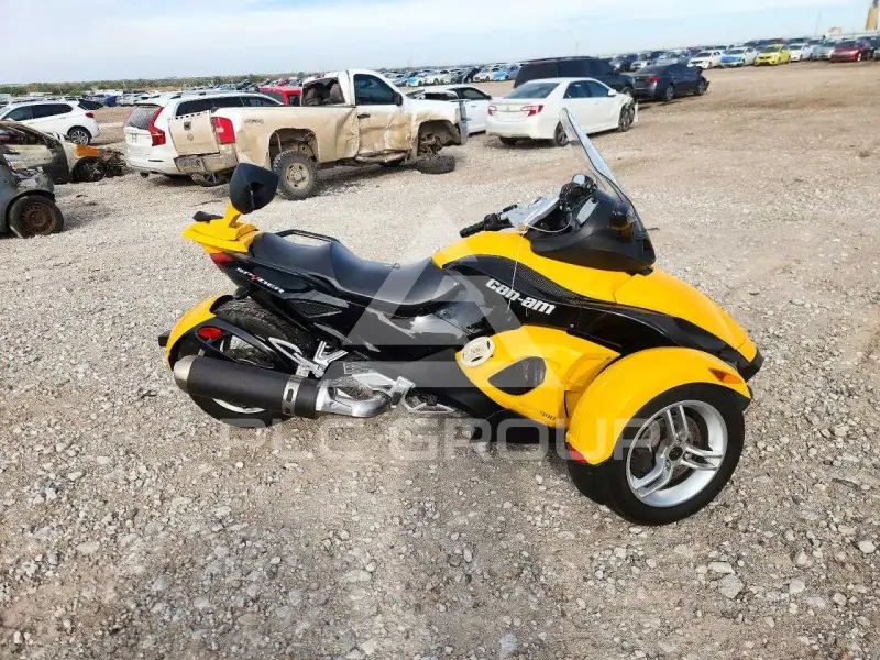 2009 Can-AM SPYDER фото