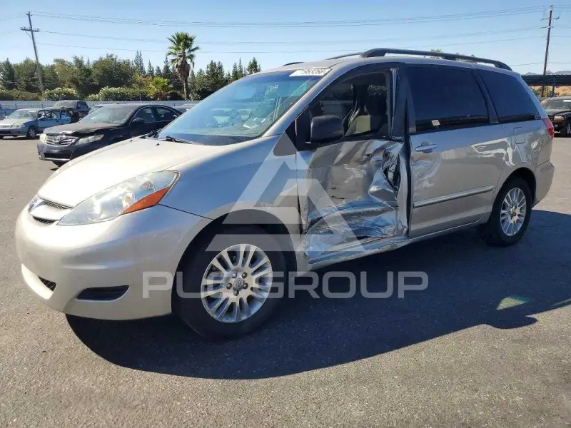 2009 Toyota SIENNA фото