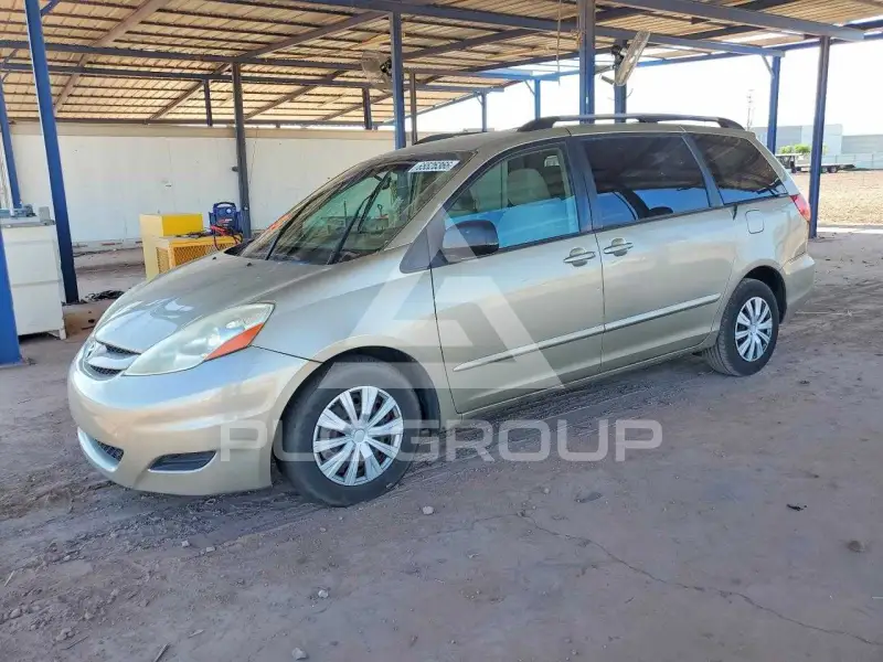 2009 Toyota SIENNA photo