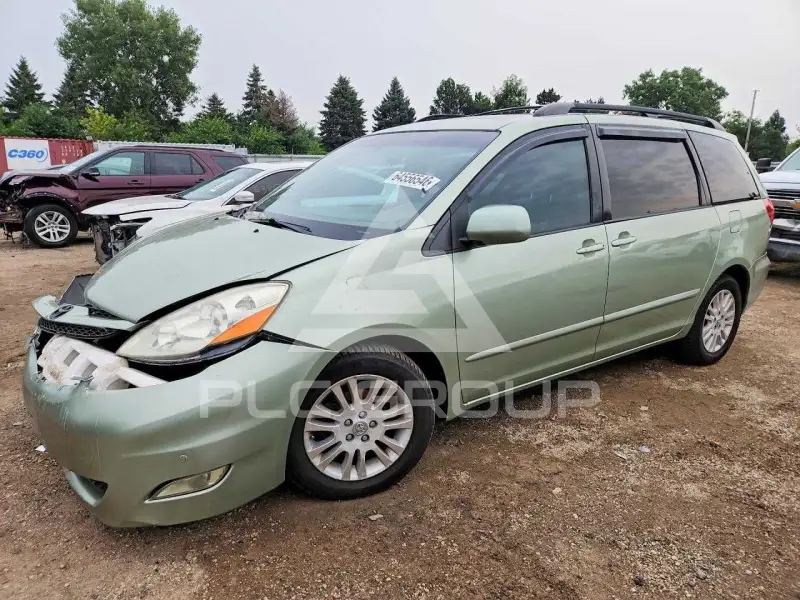 2009 Toyota SIENNA photo