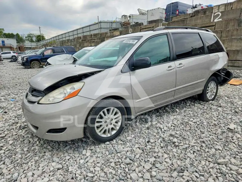 2009 Toyota SIENNA photo