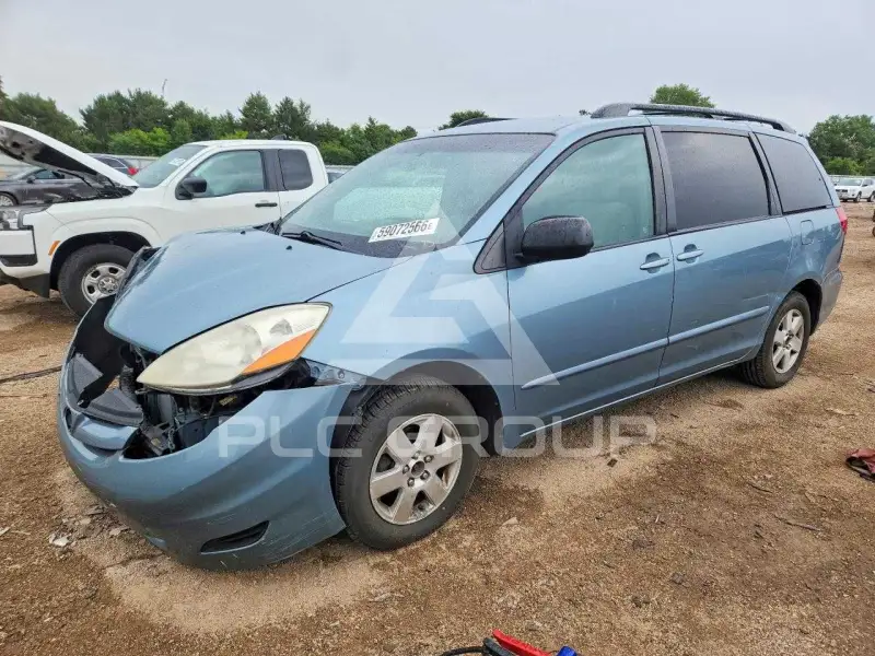 2009 Toyota SIENNA photo