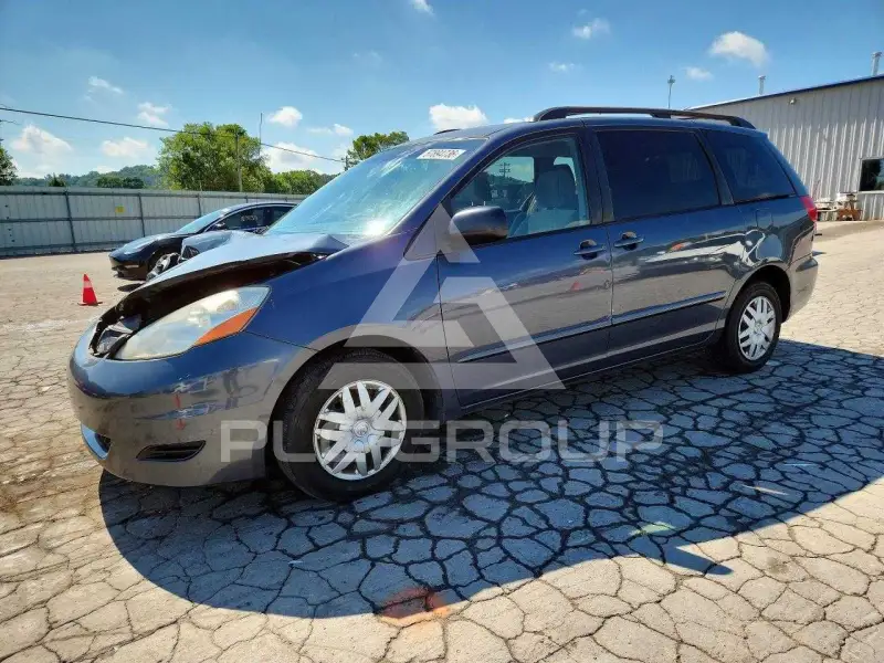 2009 Toyota SIENNA photo