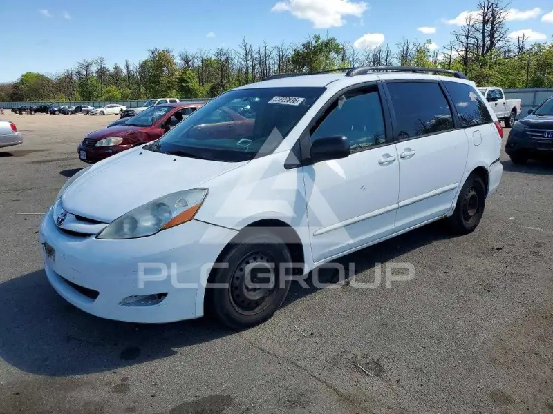 2009 Toyota SIENNA photo