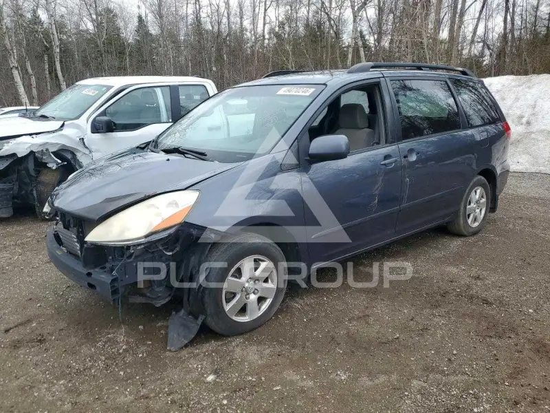 2009 Toyota SIENNA photo