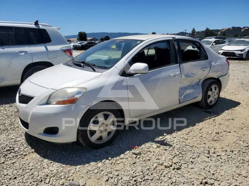 2009 Toyota YARIS фото
