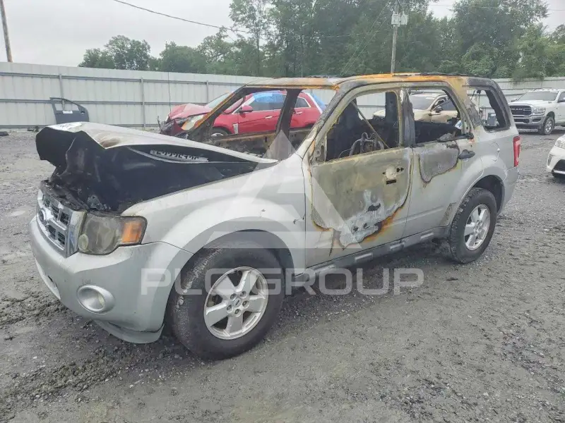 2009 Ford ESCAPE photo