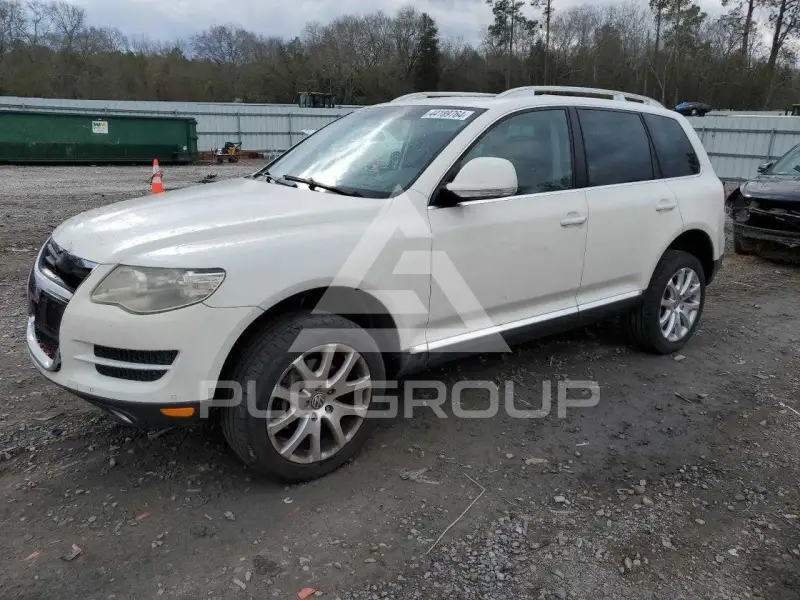2009 Volkswagen Touareg photo