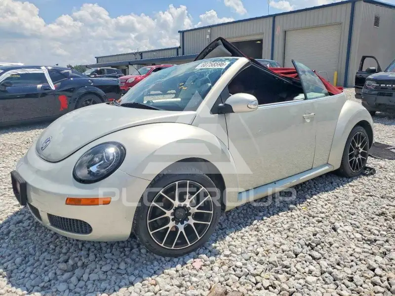 2009 Volkswagen BEETLE photo