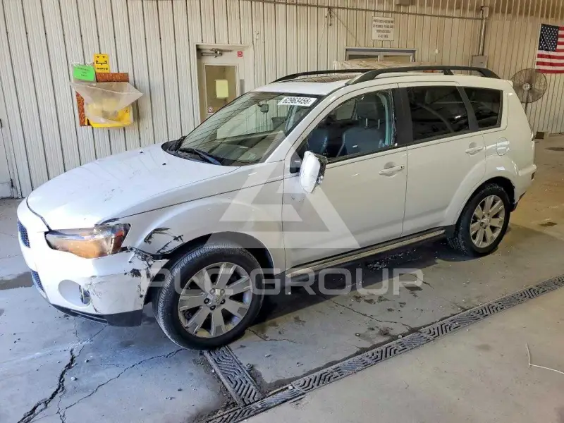 2010 Mitsubishi OUTLANDER photo