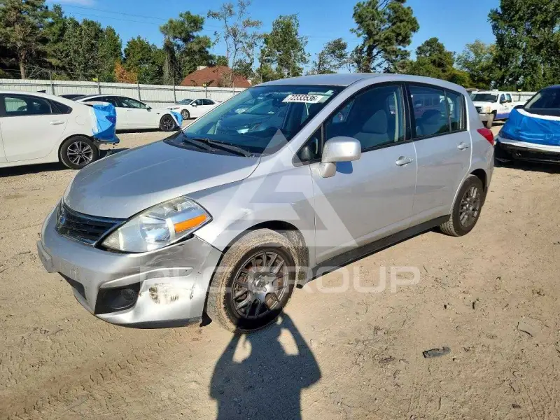 2010 Nissan VERSA photo