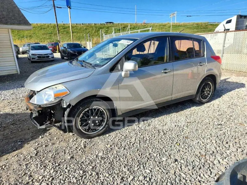 2010 Nissan VERSA фото
