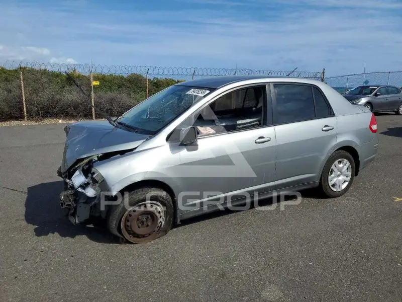 2010 Nissan VERSA фото