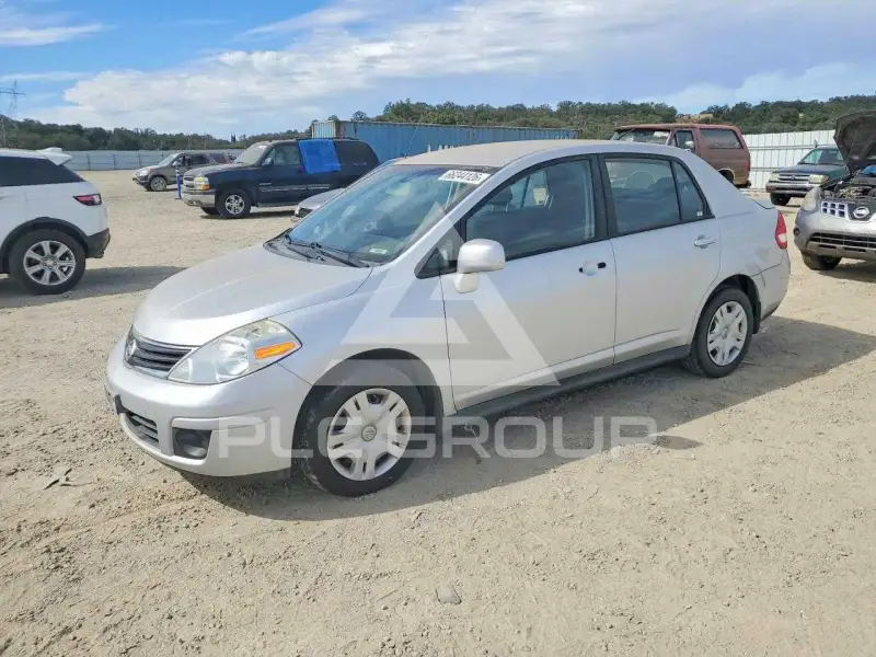 2010 Nissan VERSA photo