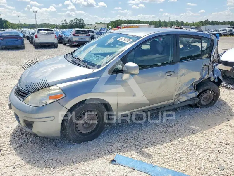 2010 Nissan VERSA фото