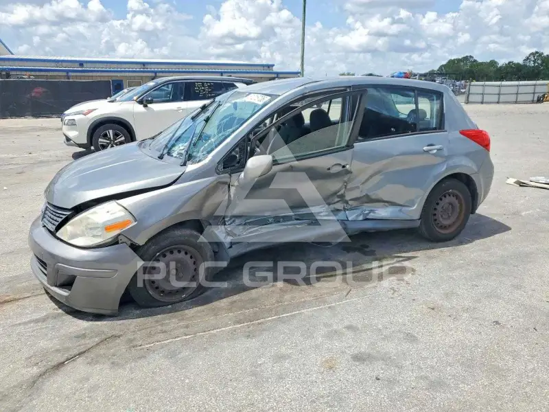 2010 Nissan VERSA photo
