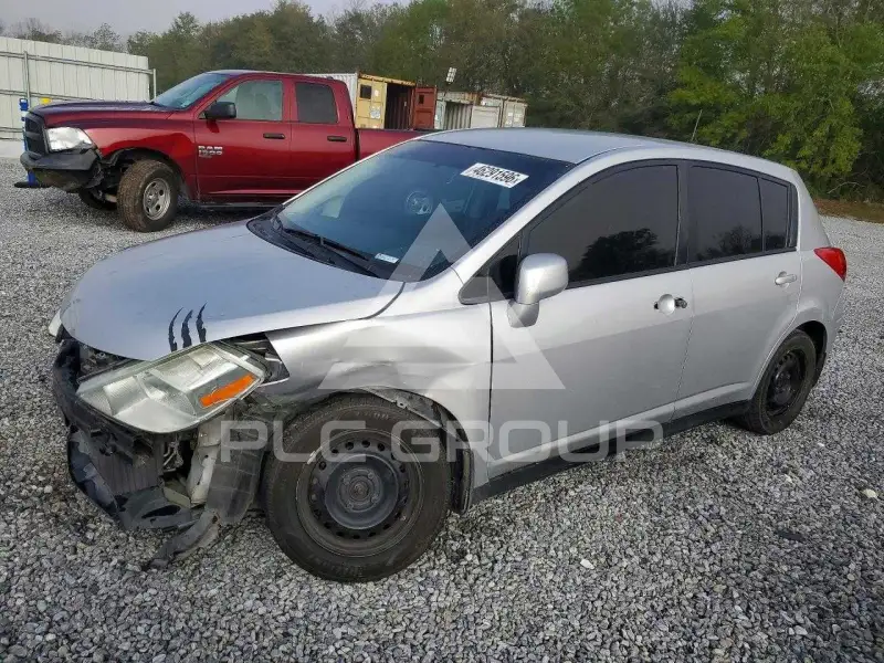 2010 Nissan VERSA фото