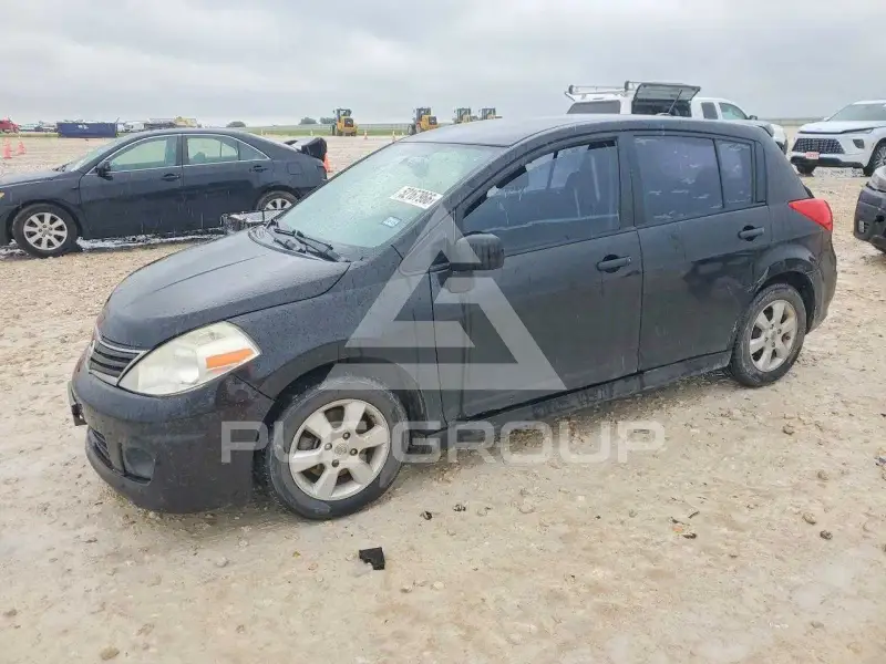 2010 Nissan VERSA photo