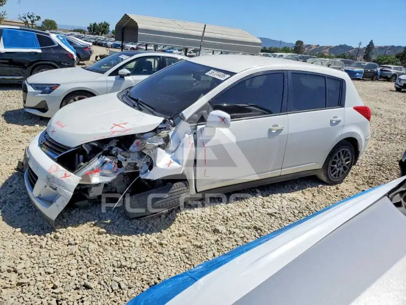 2010 Nissan VERSA photo