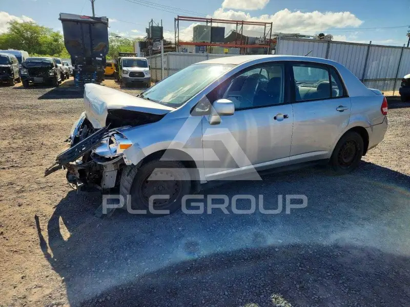 2010 Nissan VERSA photo