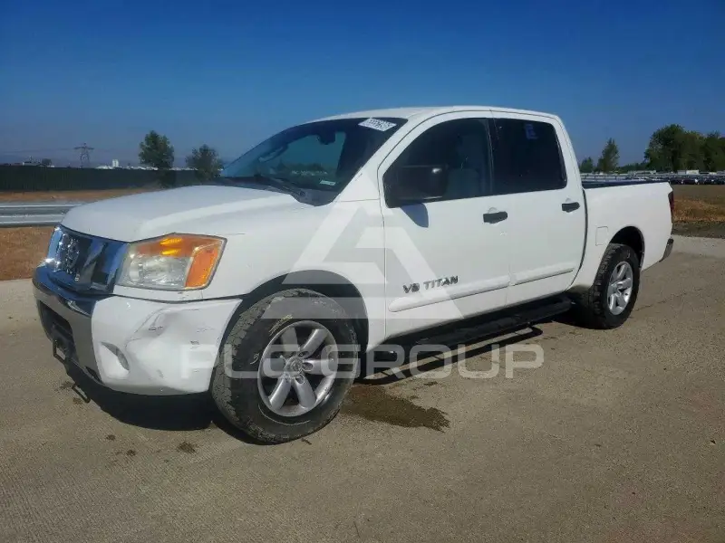 2010 Nissan TITAN фото