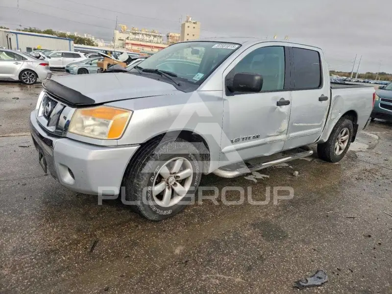 2010 Nissan TITAN фото