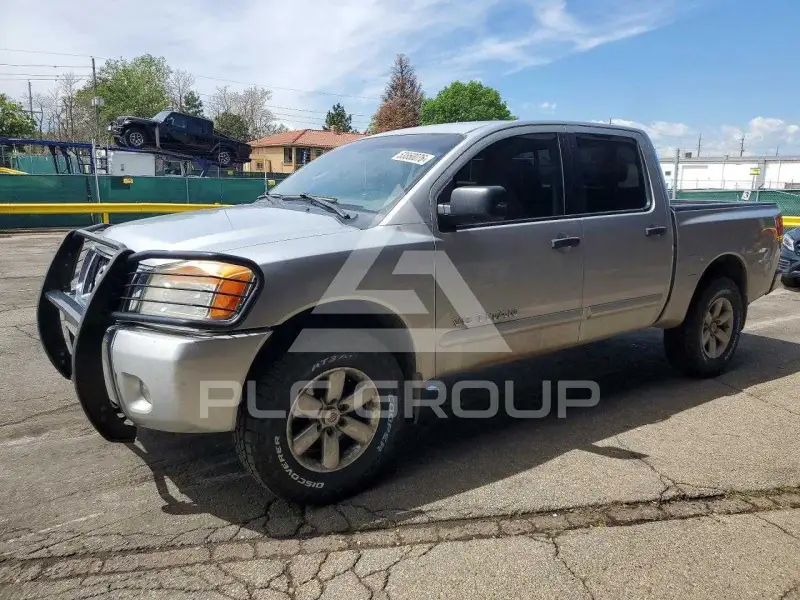 2010 Nissan TITAN фото