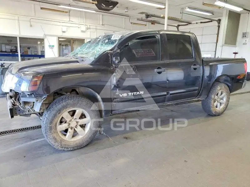 2010 Nissan TITAN фото