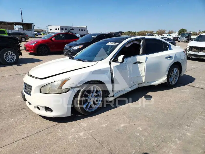 2010 Nissan MAXIMA photo