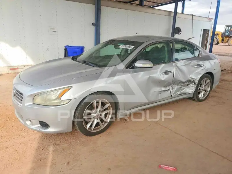2010 Nissan MAXIMA photo