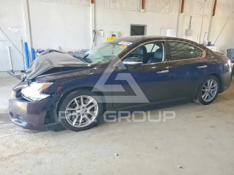 2010 Nissan MAXIMA photo