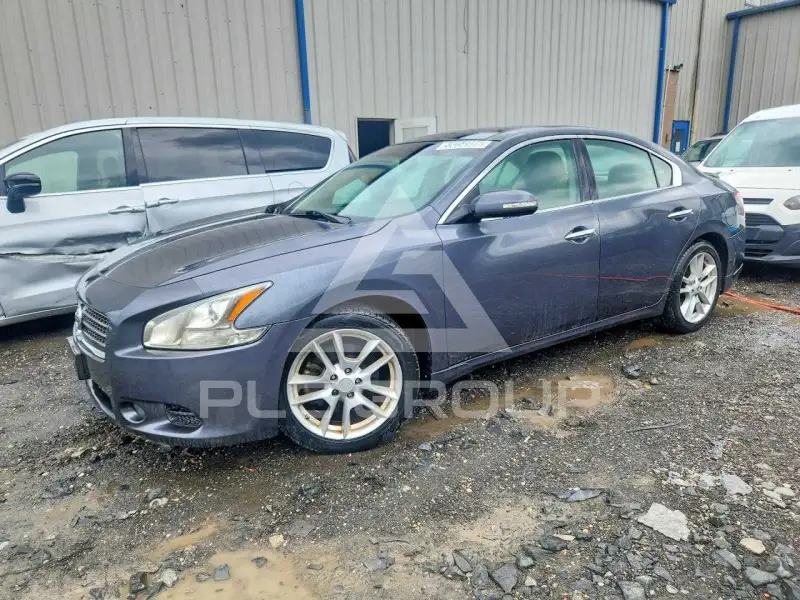 2010 Nissan MAXIMA photo