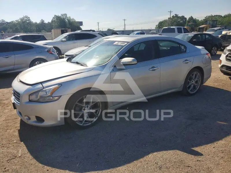 2010 Nissan MAXIMA photo