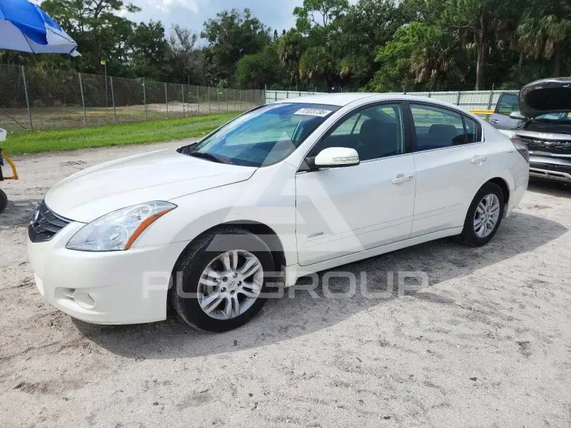 2010 Nissan ALTIMA фото